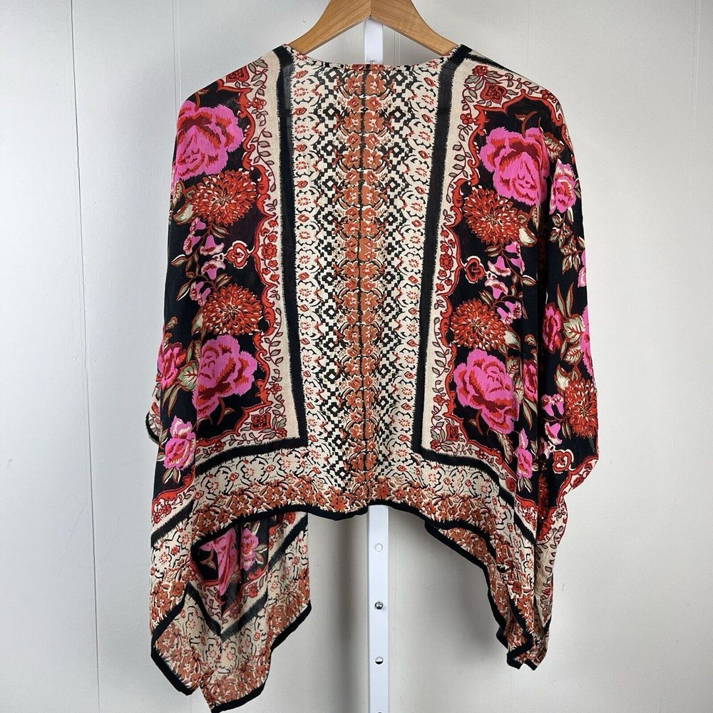 En Creme Kimono Wrap‎ Top Pink Black Rose Floral Boho Western Womens Medium - Picture 4 of 5